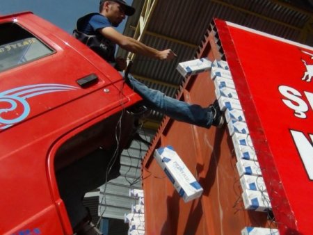 Muş'ta 81 bin paket kaçak sigara ele geçirildi