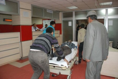Muş’ta Düğün Minibüsü Şarampole Yuvarlandı: 20 Yaralı