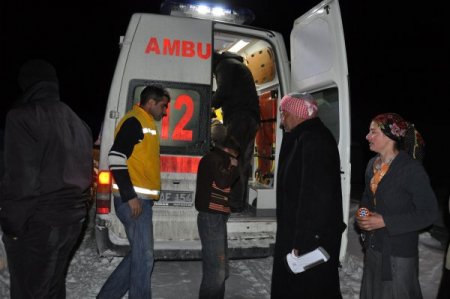 Muş’ta Hasta Kadın Ve Çocukları 4 Saat Sonra Hastaneye Yetiştirildi