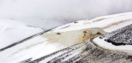 Muş’ta karla mücadele devam ediyor