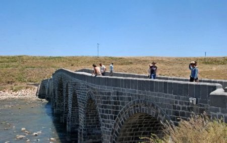 Muş'ta Tarihi Murat Köprüsü Turizme Kazandırılıyor