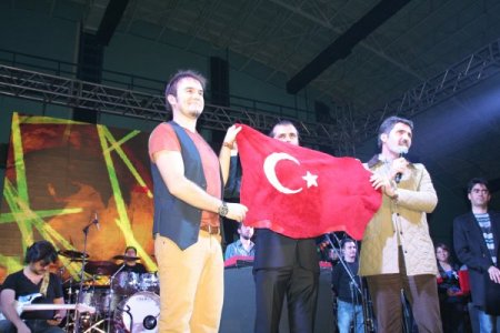 Mustafa Ceceli, Erzincanlıları coşturdu