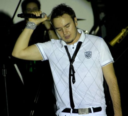 Mustafa Ceceli, Kıbrıs'ta sevenleriyle buluştu