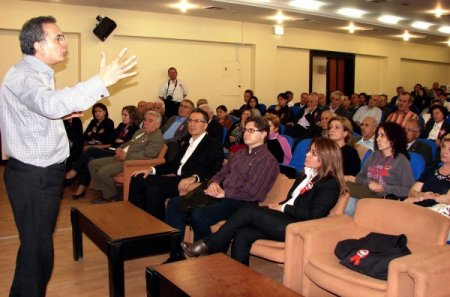 Mustafa Mutlu, Demokrasi Konulu Söyleşide Ak Parti’nin Kapatılmasını İstedi