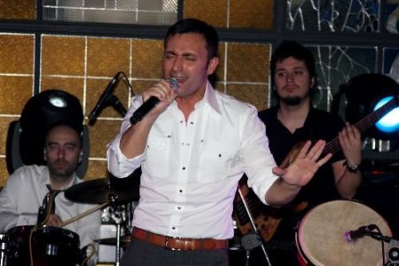 Mustafa Sandal Moskova'yı Salladı