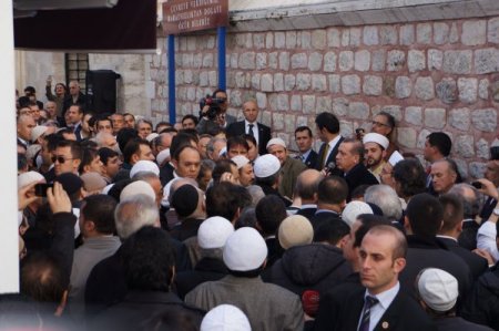 Mustafa Sungur toprağa verildi