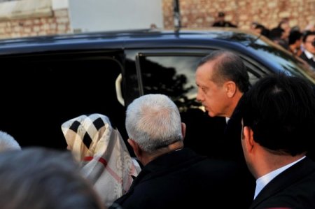 Mustafa Sungur’u Başbakan Erdoğan ve binlerce seveni uğurladı