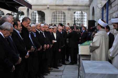 Mustafa Sungur’u Başbakan Erdoğan ve binlerce seveni uğurladı