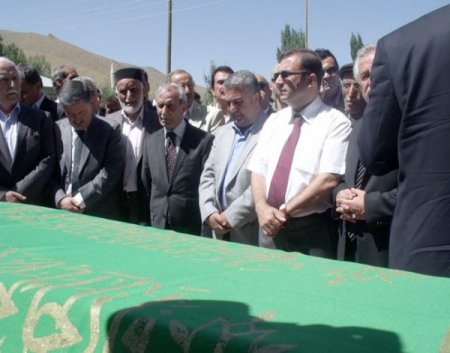 Mustafa Zeydan Toprağa Verildi