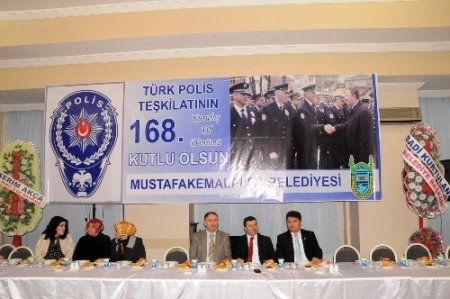 Mustafakemalpaşa Belediyesi, emniyet mensuplarını yemekte ağırladı
