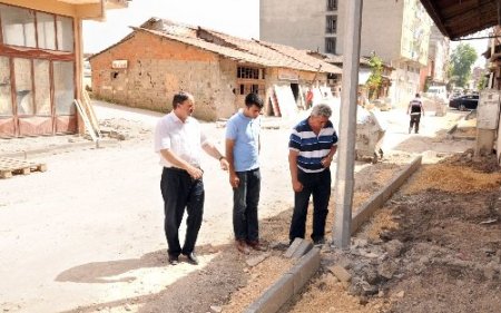 Mustafakemalpaşa'da cadde ve sokaklar parke taşına kavuşuyor