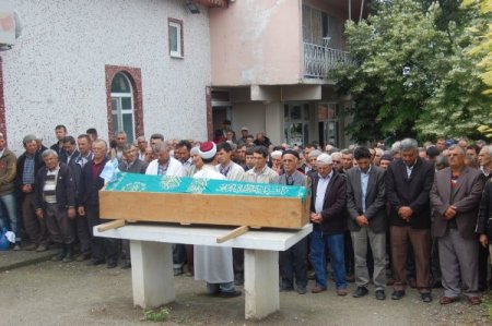 Mustafakemalpaşa'ya Yıldırım Düştü: 1 Ölü