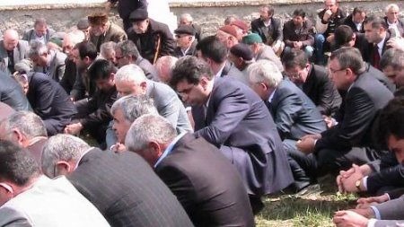 Müsteşar Kahraman Cenazeye Katıldı