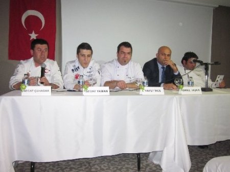 Mutfak duayenleri Ünye'de öğrencilerle buluştu