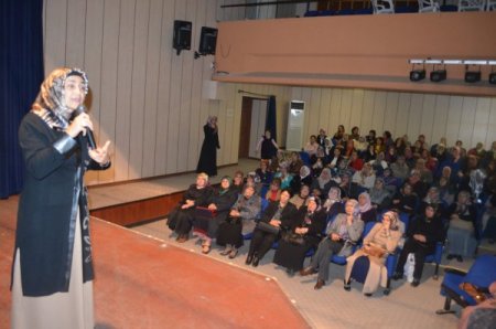 'Mutlu evliliğin' sırları Burdur’da ailelere anlatıldı