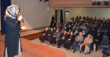 'Mutlu evliliğin' sırları Burdur’da ailelere anlatıldı