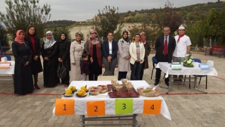 Mutlu Koleji aşure yarışması düzenledi