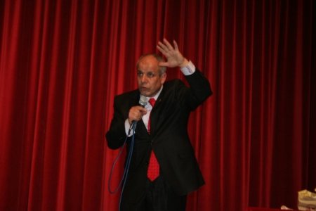 "Mutlu Olmak İçin İnsan Kendi Değerini Bilmeli"