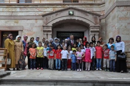 Mutlu yuva çocukları, Vali Yazıcı’nın davetlisi olarak Yozgat’a geldi