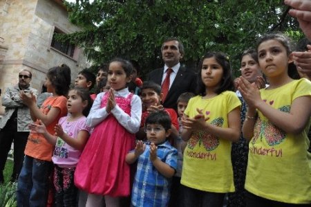 Mutlu yuva çocukları, Vali Yazıcı’nın davetlisi olarak Yozgat’a geldi
