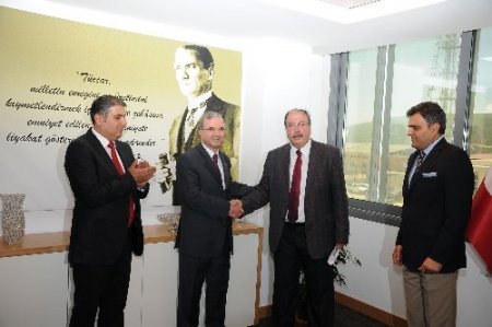 MUTSO Meclis Başkanlığı'nda görev devir teslimi yapıldı