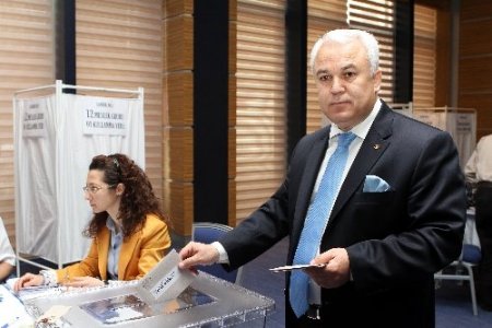 MUTSO’da seçimin galibi Bülent Karakuş
