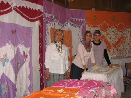 Mut'ta Kursiyerler El Emeği Ürünlerini Sergiledi