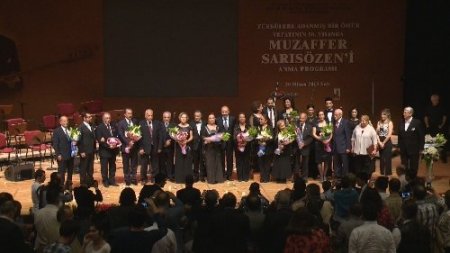 Muzaffer Sarısözen anıldı