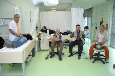 Müzikle tedavi hastalara şifa dağıtılıyor