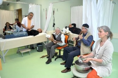 Müzikle tedavi hastalara şifa dağıtılıyor