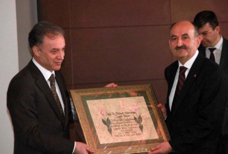 Müzzinoğlu: Bizim tuzumuz Balkanlar'da kaldı ise orası kokmaz