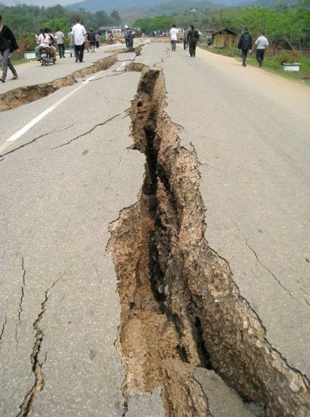 Myanmar’daki Depremden Ölü Sayısı 73’e Yükseldi, 125 Kişi Yaralı