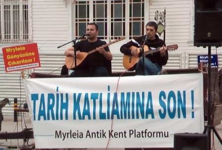 Myrleia Antik Kent için davullu zurnalı yürüyüş