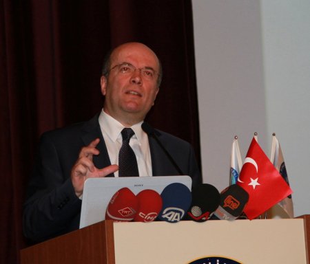 Naci Koru: Suriye’den kaçan insanlara kucak açmaya devam edeceğiz