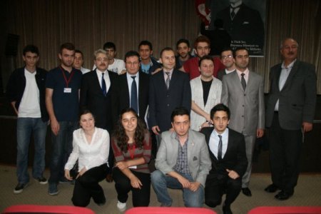 Nadim Macit: Bir Gönderilmiş, Bir De İçi Boşaltılmış Din Var