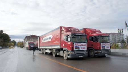 Nahçıvan'dan 4 Tır Deprem Yardımı Yola Çıktı