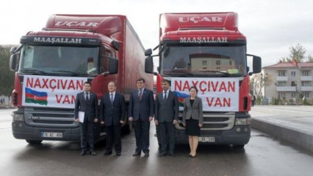 Nahçıvan'dan 4 Tır Deprem Yardımı Yola Çıktı