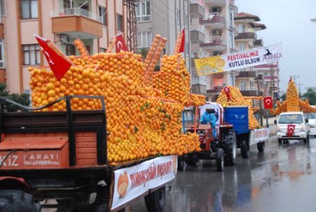 Nasreddin Hoca festivalde konuştu: Portakal ömrü uzatır
