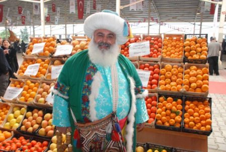 Nasreddin Hoca festivalde konuştu: Portakal ömrü uzatır