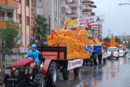 Nasreddin Hoca festivalde konuştu: Portakal ömrü uzatır
