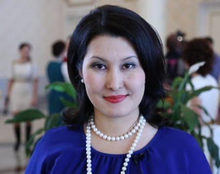 Nazarbayev, 32 yaşında 7 çocuk sahibi olan anneyi ödüllendirdi