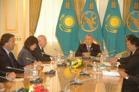 Nazarbayev, TBMM Başkanı Çiçek'i kabul etti