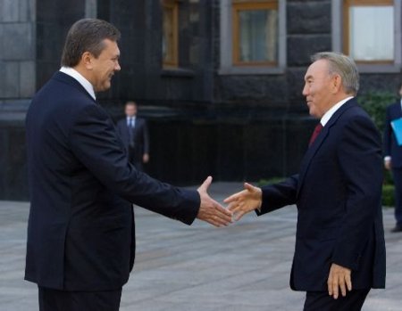 Nazarbayev Ukrayna Temaslarına Başladı