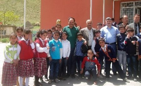 Nazilli Körfez Dershanesi'nden Tatvan’a gönül köprüsü