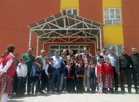 Nazilli Körfez Dershanesi'nden Tatvan’a gönül köprüsü