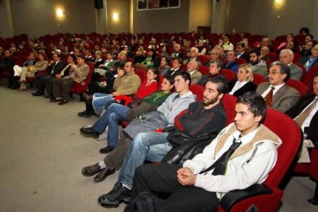 Nazım Hikmet, Adının Verildiği Sahnede Anıldı