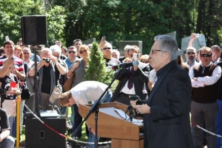 Nazım Hikmet’in mezarında Gezi Parkı protestosu