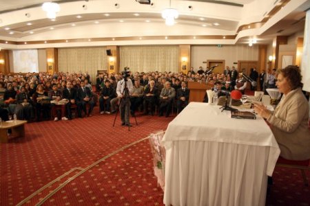 Nazlı Ilıcak: Ak Parti-cemaat Kavgasını Israrla Körükleyenler Var