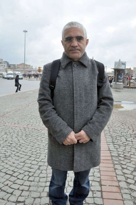 ‘Ne darbeleri unutacağız, ne de darbecileri affedeceğiz’