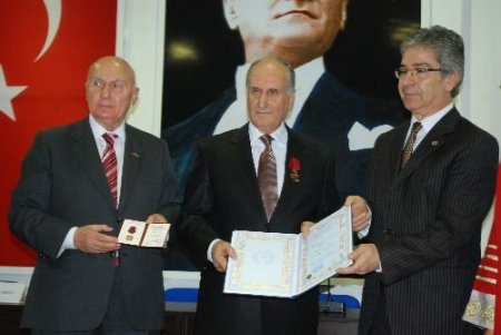 Necdet Doğanata, Bm Şeref Ve Liyakat Eğitim Üstün Hizmet Ödülü'ne Layık Görüldü